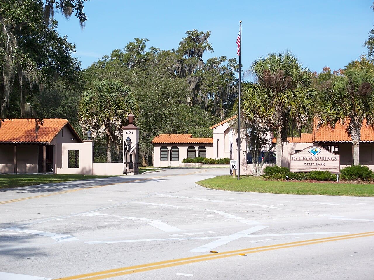 De Leon Springs State Park & Old Sugar Mill Pancake House